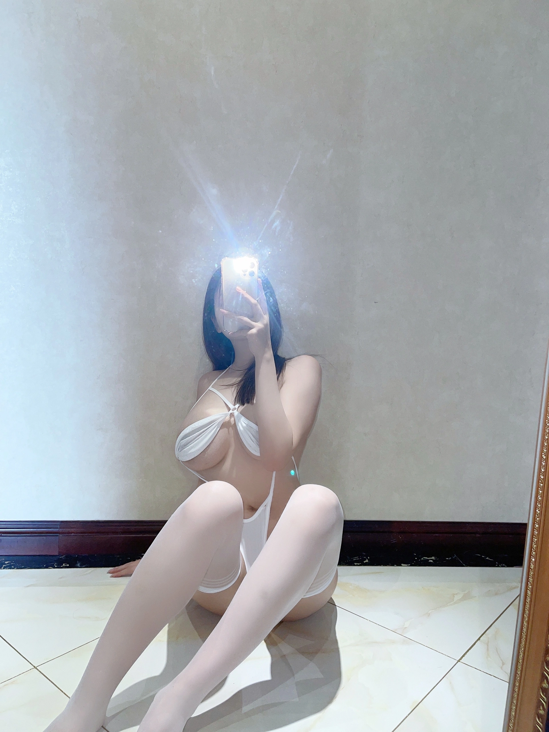 069.奶宝妹纸 – 微密圈系列 白色情趣 2